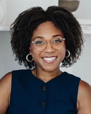 Photo of Rasheeda Henry, Registered Psychotherapist, RP, Bsc, MACP