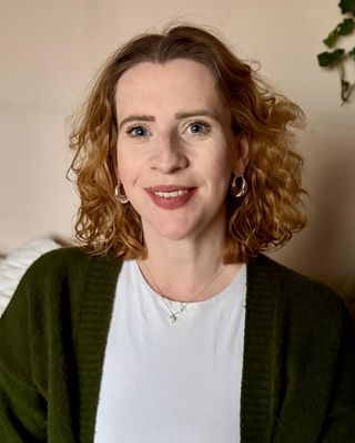Photo of Dr Rebecca Anthony, Psychologist, PsychD, HCPC - Clin. Psych.