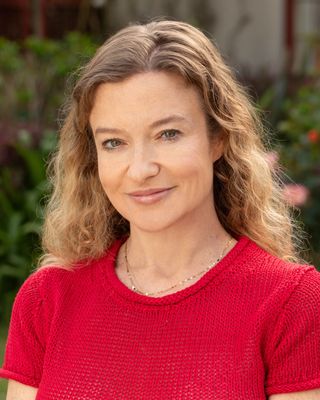 Photo of Layla Z Summers, Marriage & Family Therapist Associate, MA, AMFT, JD