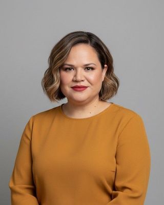 Photo of Veronica Flores, Clinical Social Work/Therapist, MSSW, LCSW