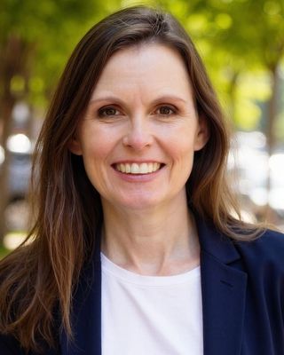 Photo of Mary Lee Virgina Knox-Bauer - Sparks Counselling Virtual, Registered Psychotherapist (Qualifying), RP(Q), CCC