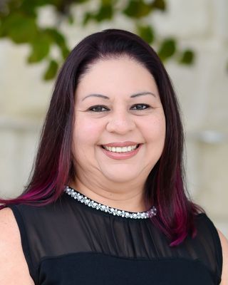 Photo of Julia DeLeon, Psychiatric Nurse Practitioner, MSN, PMHNP