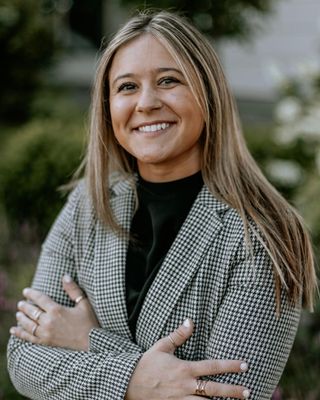 Photo of Dr. Elizabeth Francis, Psychiatric Nurse Practitioner, DNP, PMHNP