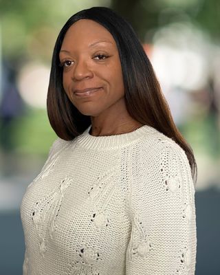 Photo of Shari Richardson - FRESH Psychotherapy, DSW, LCSW, Clinical Social Work/Therapist