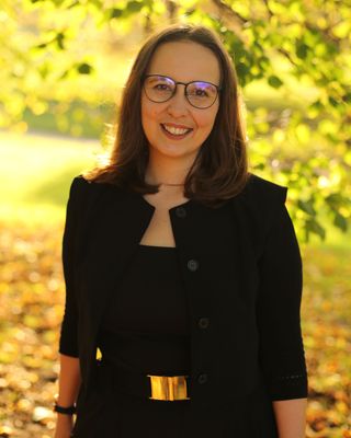 Photo of Helen Zyka, Psychotherapist, MSc, UKCP Trainee