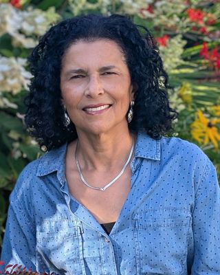 Photo of Venecia Bastidas Garcia, Counsellor, MACP, RCC