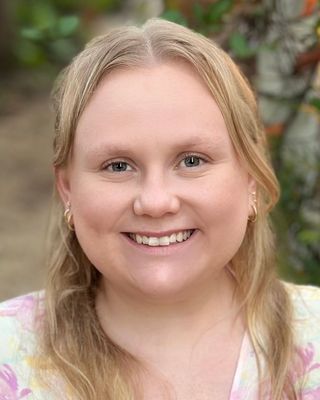 Photo of Emily McCoy, Pre-Licensed Professional, MSW, RCSWI
