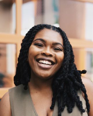 Photo of Raven Crenshaw, LCSW Associate