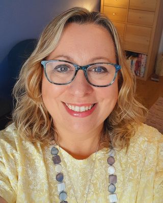 Photo of Louise Dicks, DCounsPsych, BACP, Counsellor