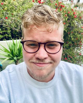 Photo of Andrew Kravig, Marriage & Family Therapist Associate in Culver City, CA