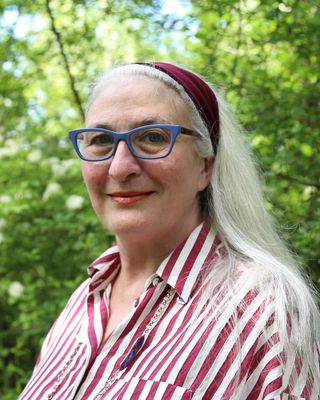 Photo of Janine Sheryl Greenberg, Psychotherapist, MA, HCPC-Art Therap.
