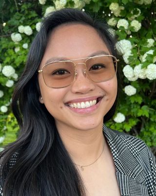 Photo of Sthefany Alviar, PsyD, MS, Pre-Licensed Professional