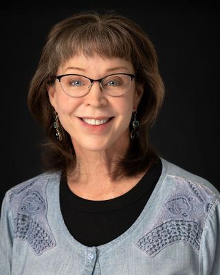 Photo of Rhonda Alton-Tracy, Counsellor, RCC