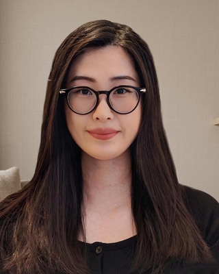 Photo of Siya Zhang, Registered Psychotherapist, MSc