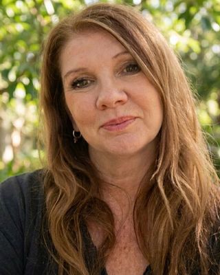Photo of Linda Linda Thomson M.couns - Linda Thomson, M.Couns, MSW - Couples Counsellor, Social Worker, MSc, AMHSW