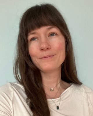 Photo of Lindsay McNeil, Psychologist, DPsyc