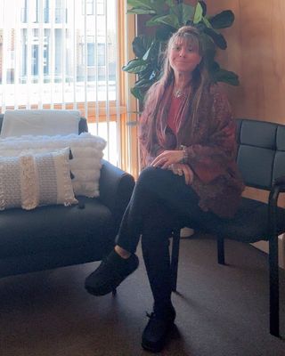 Photo of Elizabeth Lacey Roberts, Psychiatric Nurse Practitioner, MSN, CRNP, PMHNP