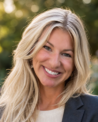 Photo of Madison Cox, Psychiatric Nurse Practitioner, PMHNP