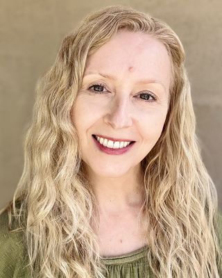 Photo of Julia Carpenter, Marriage & Family Therapist Associate, MA, AMFT, APCC