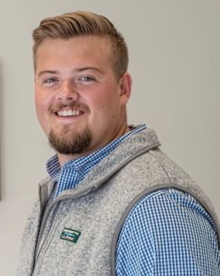 Photo of Christopher Geary, Pre-Licensed Professional, MA, SAC, CMHC