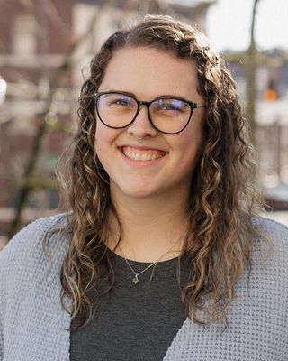 Photo of Lauren J Maulden, Clinical Social Work/Therapist, MSW, LICSW