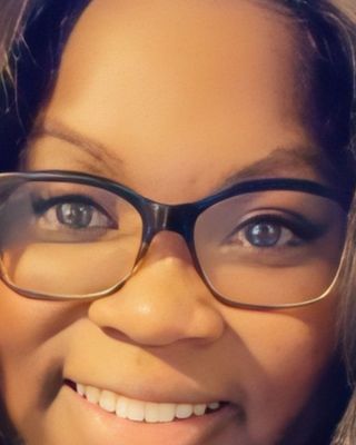 Photo of Michelle Davis, Clinical Social Work/Therapist, MSW, LSW