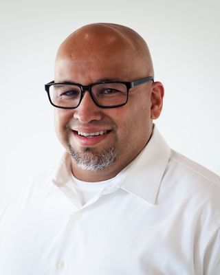 Photo of Ronnie Fernandez, Clinical Social Work/Therapist, LCSW