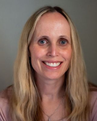 Photo of Sara Trought, Registered Psychotherapist in Toronto, ON