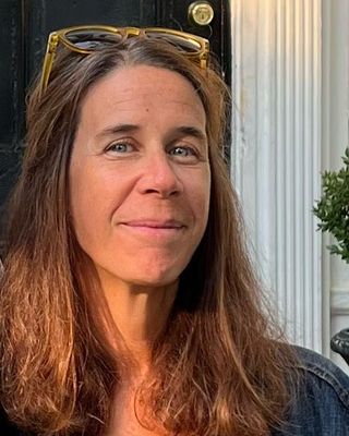 Photo of Lesley L Dunakin, Counselor, MA, LCMHC