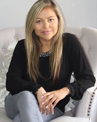 Photo of Maria Iraheta, Registered Psychotherapist, RP
