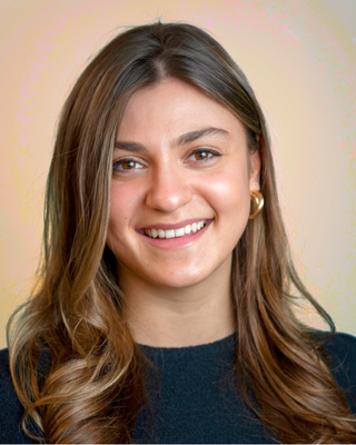 Photo of Dr. Alexa Strelecki, Pre-Licensed Professional, PsyD