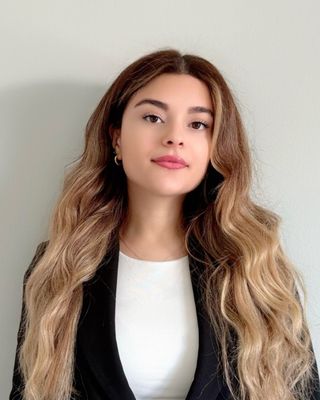 Photo of Helin Canan, Registered Psychotherapist (Qualifying), MACP