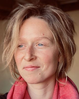 Photo of Kristen McClaran, Registered Psychotherapist, MSW, PCC
