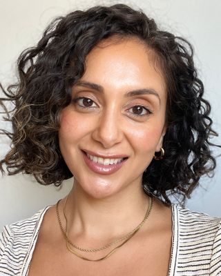 Photo of Lillian Fattouh, Psychologist, PsyBA General