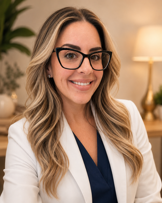 Photo of Alessandra Alvarez, Psychiatric Nurse Practitioner, MSN, APRN, PMHNP