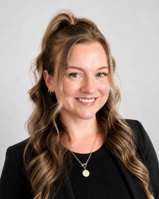 Photo of Erin Donohue, Psychiatric Nurse Practitioner, MSN, PMHNP