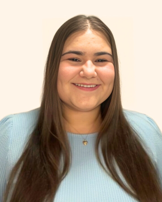 Photo of Jasmin Gicante, Registered Psychotherapist (Qualifying), MACP, BA