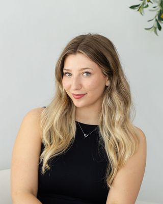 Photo of Alexis Banyai, Registered Psychotherapist (Qualifying)