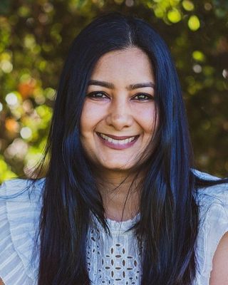 Photo of Yasi Philipos, Marriage & Family Therapist, LMFT