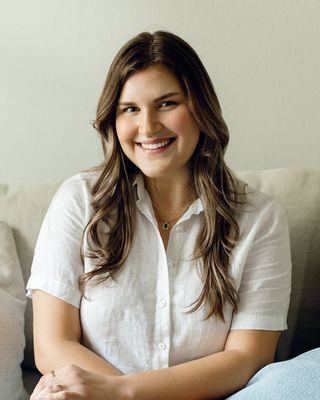 Photo of Amanda Kohl, Licensed Mental Health Counselor, LMHC, MA, CTP