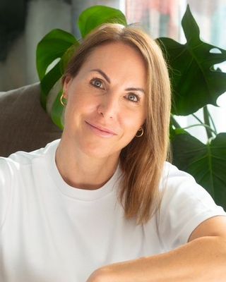 Photo of Nadyne McKie, Psychotherapist, MBACP Accred