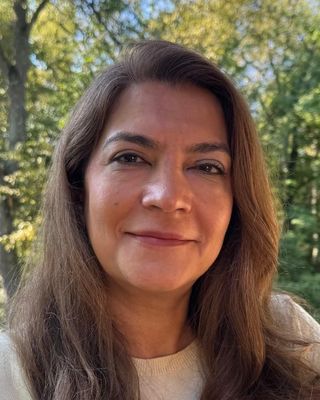 Photo of Maryam Varamini, Licensed Social Worker, LSW