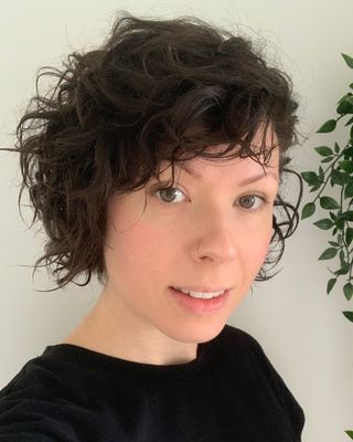 Photo of Kathryn Poulton, Psychotherapist, UKCP Trainee