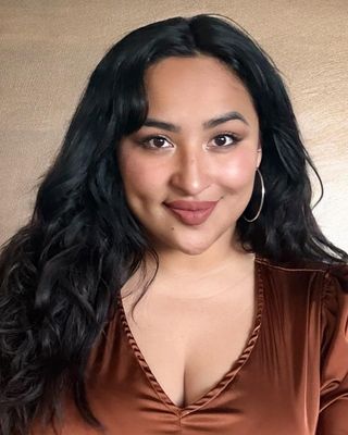 Photo of Esperanza Flores, Clinical Social Work/Therapist, LMSW