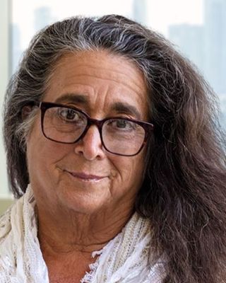 Photo of Dr. Shelley Sellinger, Psychiatrist, PMHNP