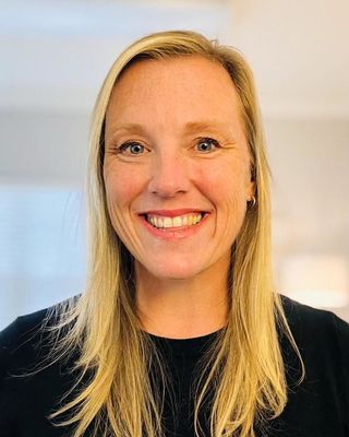 Photo of Suzanne Sinnwell, Mental Health Counselor, LMHC, ATR