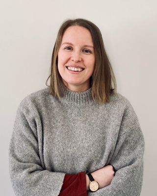 Photo of Kate Wong - Kate Wong - Clinical Therapist & Supervisor, Registered Psychotherapist, RP