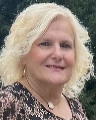 Photo of Liz Lopes, Licensed Professional Counselor, LPC