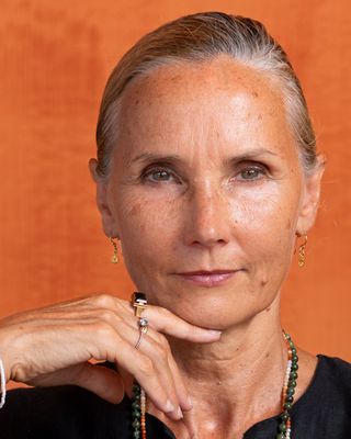 Photo of Dr Gillian Evans, Psychotherapist, PhD, BACP