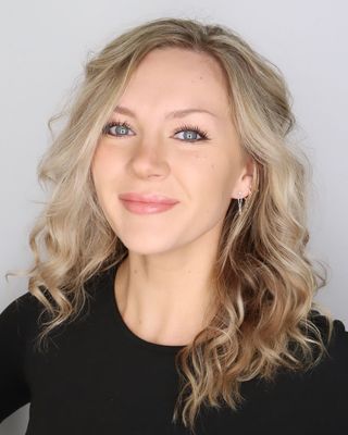 Photo of Zoe Kearney, Pre-Licensed Professional, MSW